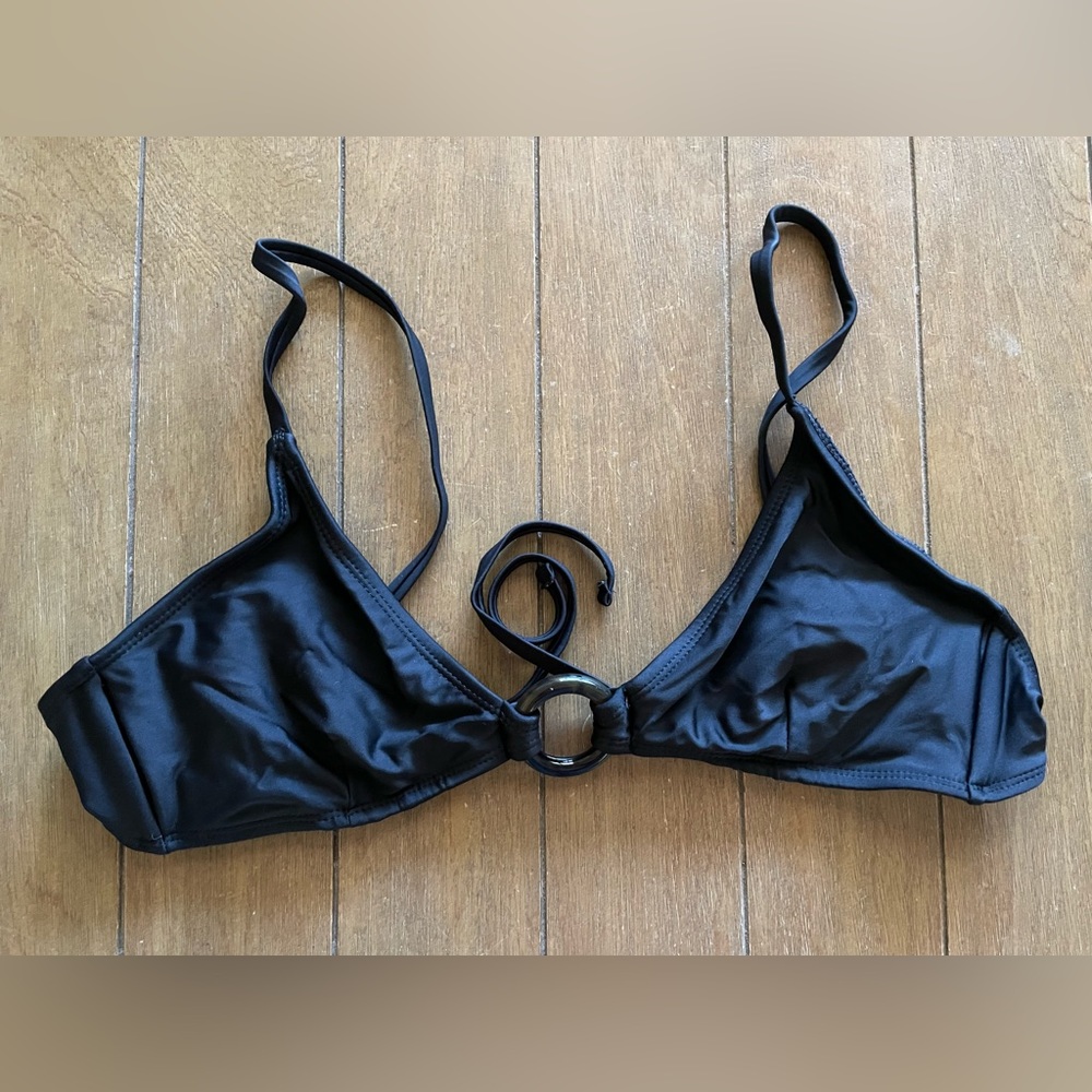 No Boundaries black bikini top, size L